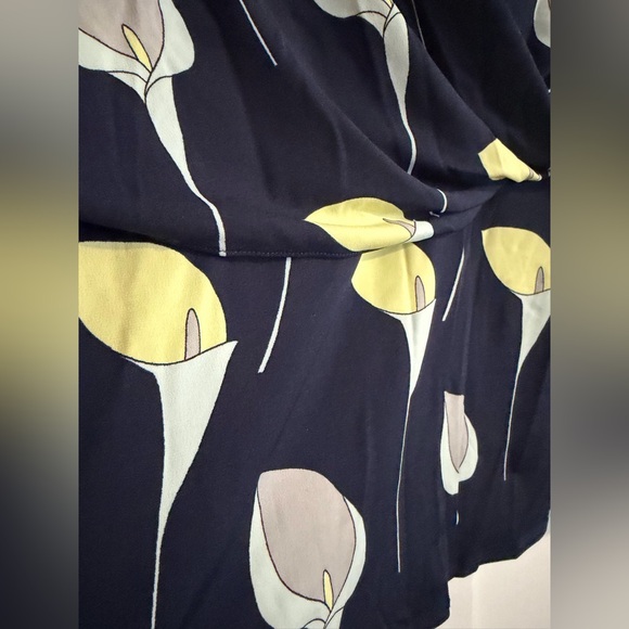 Ann Taylor Factory Navy Leaf Print Twist Blouse XL - Picture 4 of 8